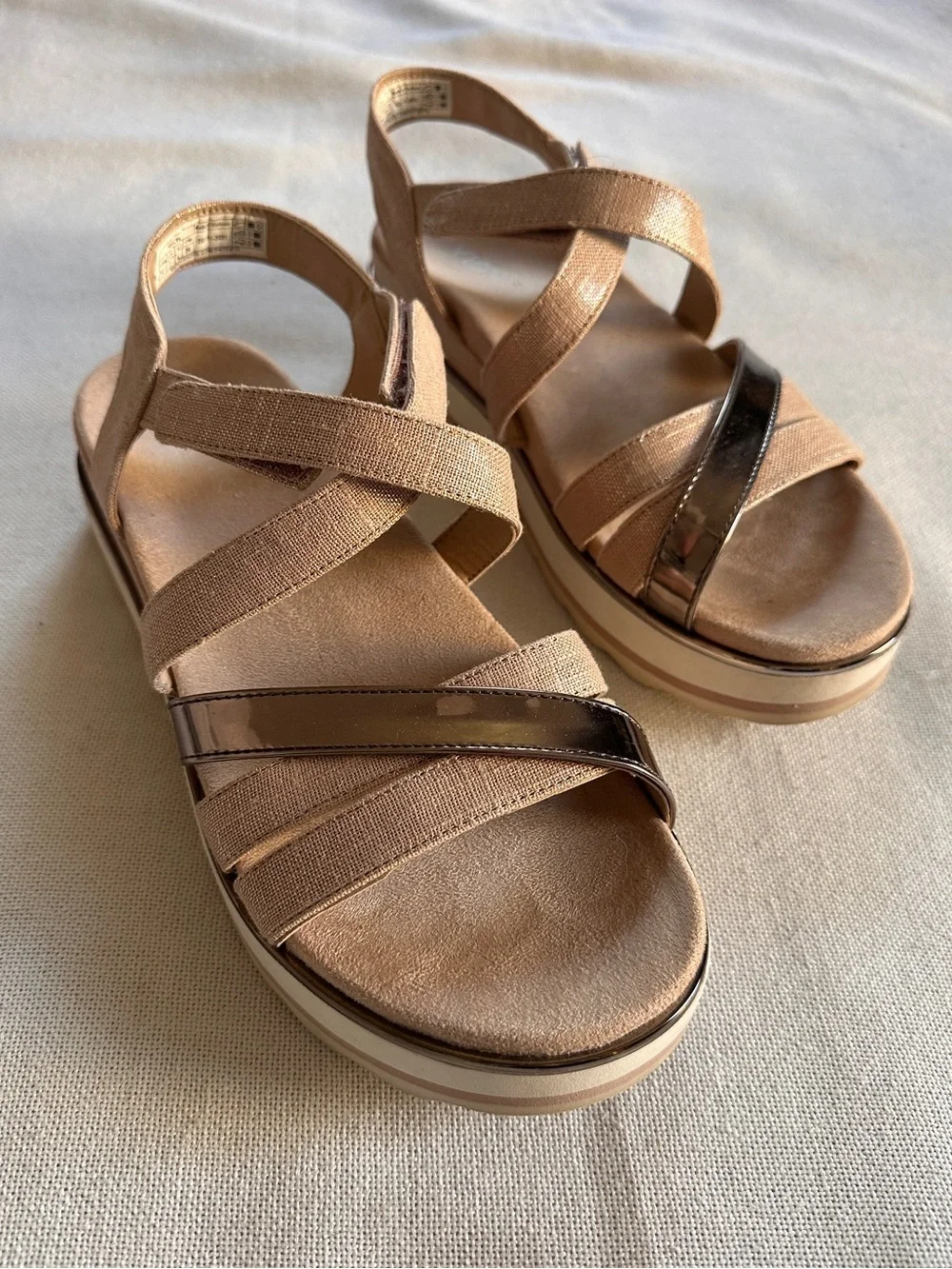 Vionic Kellyn Orthotic Strappy Sandals – Metallic/Beige Linen | 9 - Picture 2 of 7